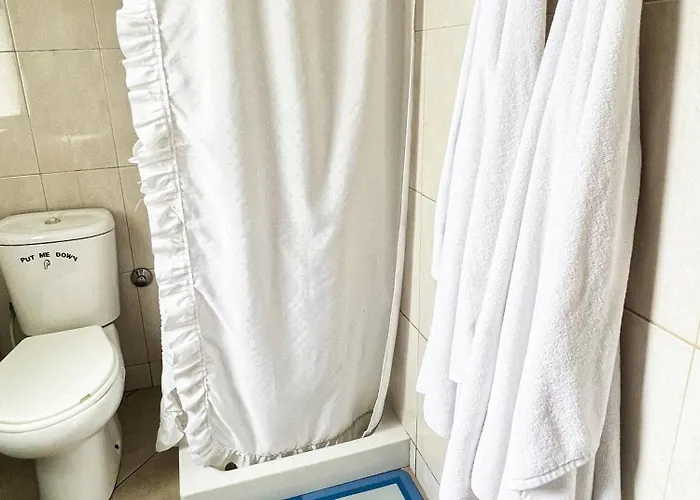 Sunny Central One-bedroom Τίρανα