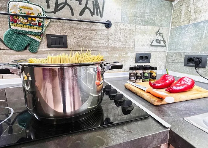 Sunny Central One-bedroom Διαμέρισμα