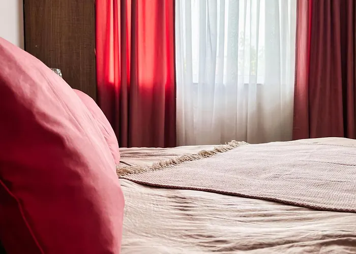 Sunny Central One-bedroom * Τίρανα