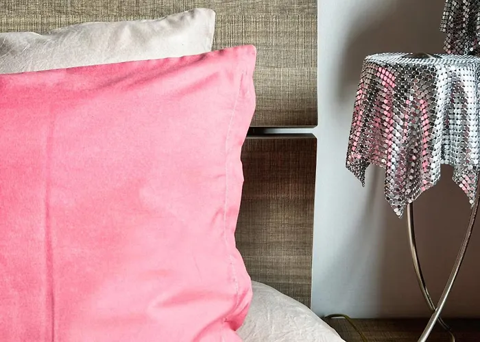 Sunny Central One-bedroom Τίρανα